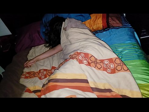 ❤️ Üvey oğul, genç üvey annesini uyurken azarlıyor. ️ Süper porno bize %tr.sexafinkarasskaz.ru
